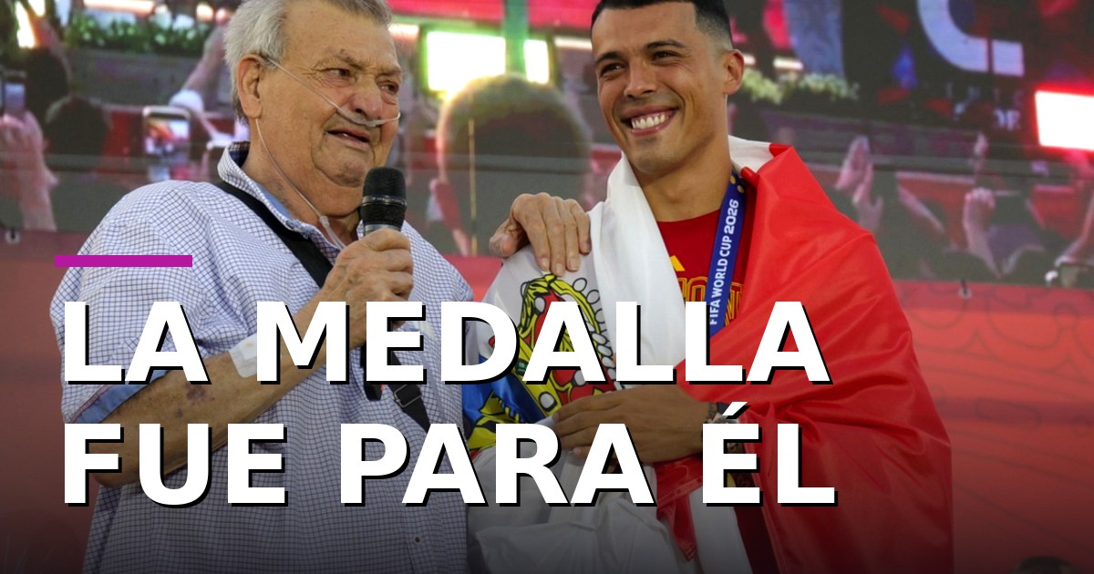 Pedro Porro cede su medalla de oro al abuelo en un gesto que emociona a 4.000 vecinos